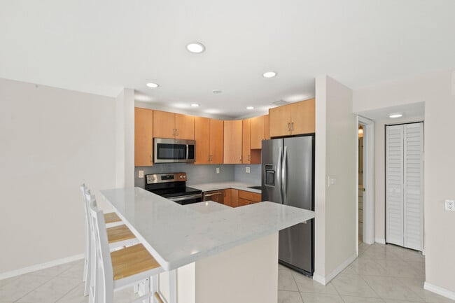 Building Photo - 400 Wilma Cir