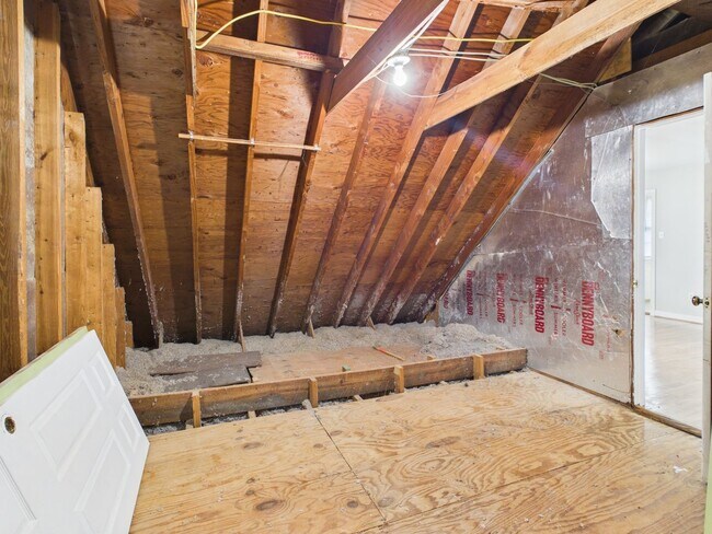 Building Photo - 1519 Chauncey Ln