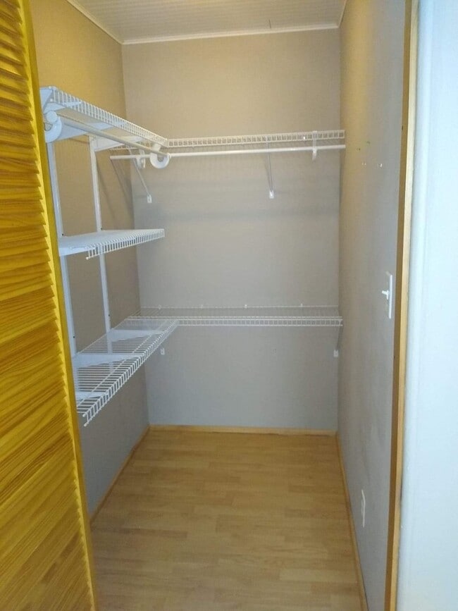 Building Photo - Spacious 4 bedroom 2.5 bedroom home in the Coeur d'Alene.