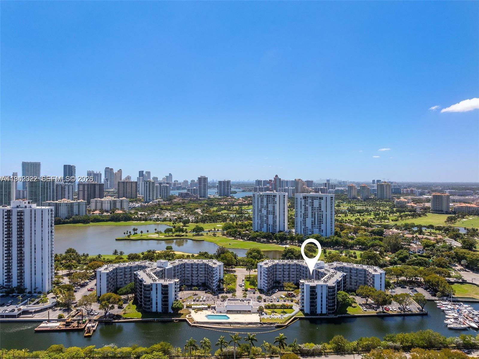 Building Photo - 3401 N Country Club Dr