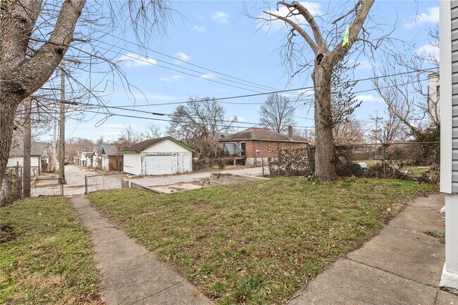 Building Photo - 4040 Shreve Ave