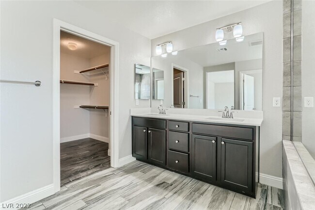 Building Photo - 9601 Abbey Pond Ave