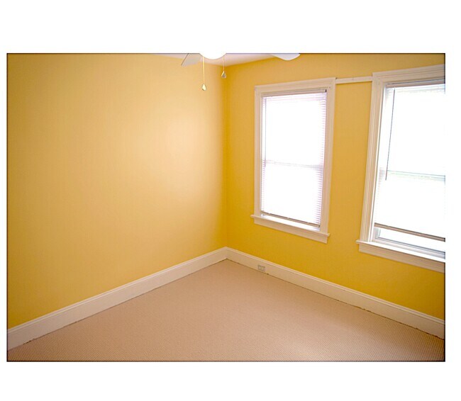 Building Photo - 754 E Washington Ave