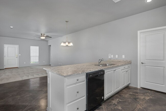Building Photo - Beautiful home in Tradewinds! Will not last long call today