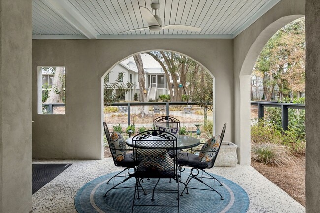 Building Photo - 9013 Stern Aly