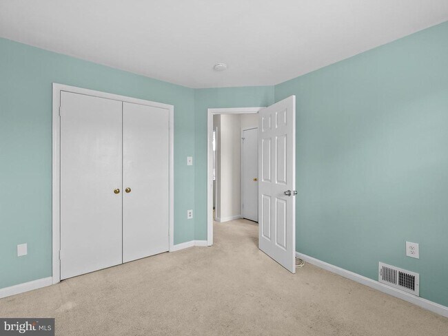 Building Photo - 2178 Mager Dr