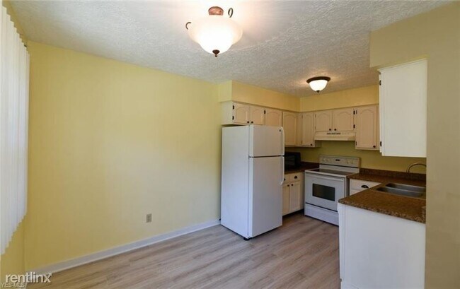Building Photo - 4454 Sandelwood Blvd