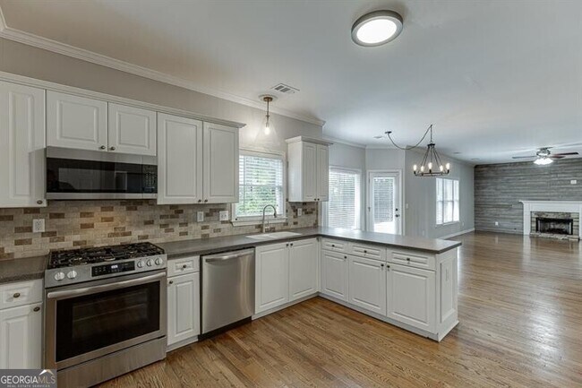 Building Photo - 1795 Lake Heights Cir