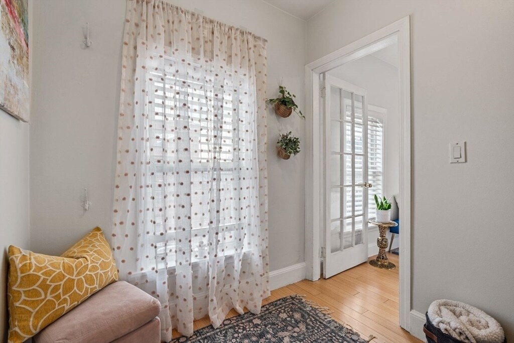 Building Photo - 377 Dorchester St