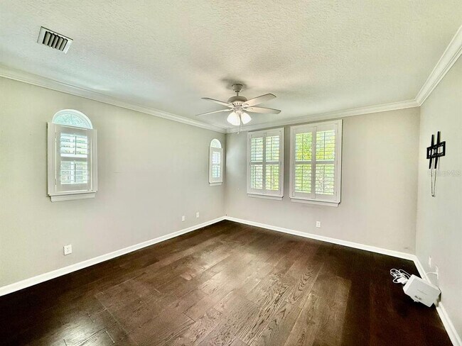 Building Photo - 505 S Tampania Ave