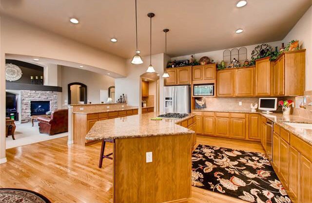 Building Photo - 10013 Oak Knoll Terrace