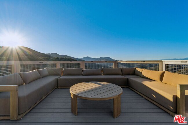 Building Photo - 265 Westlake Blvd