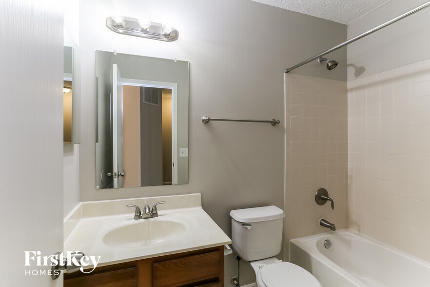 Building Photo - 5842 Rothrock Ct