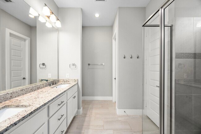 Building Photo - 13207 Terania Clf Trce