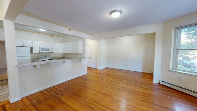 Building Photo - 1405 Beacon St