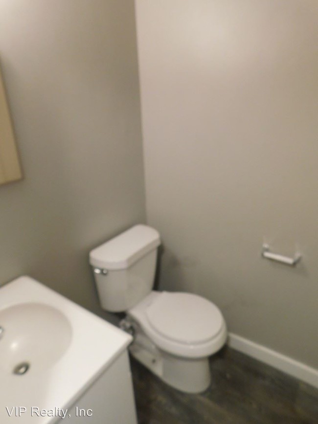 Building Photo - 5459-5495 Red Bird Ct