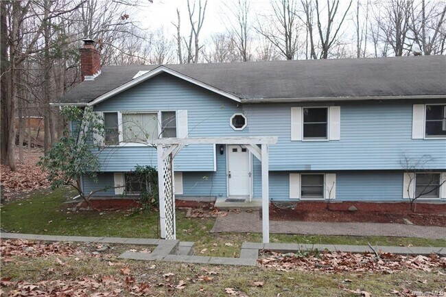 Primary Photo - 34 Peddler Hill Rd