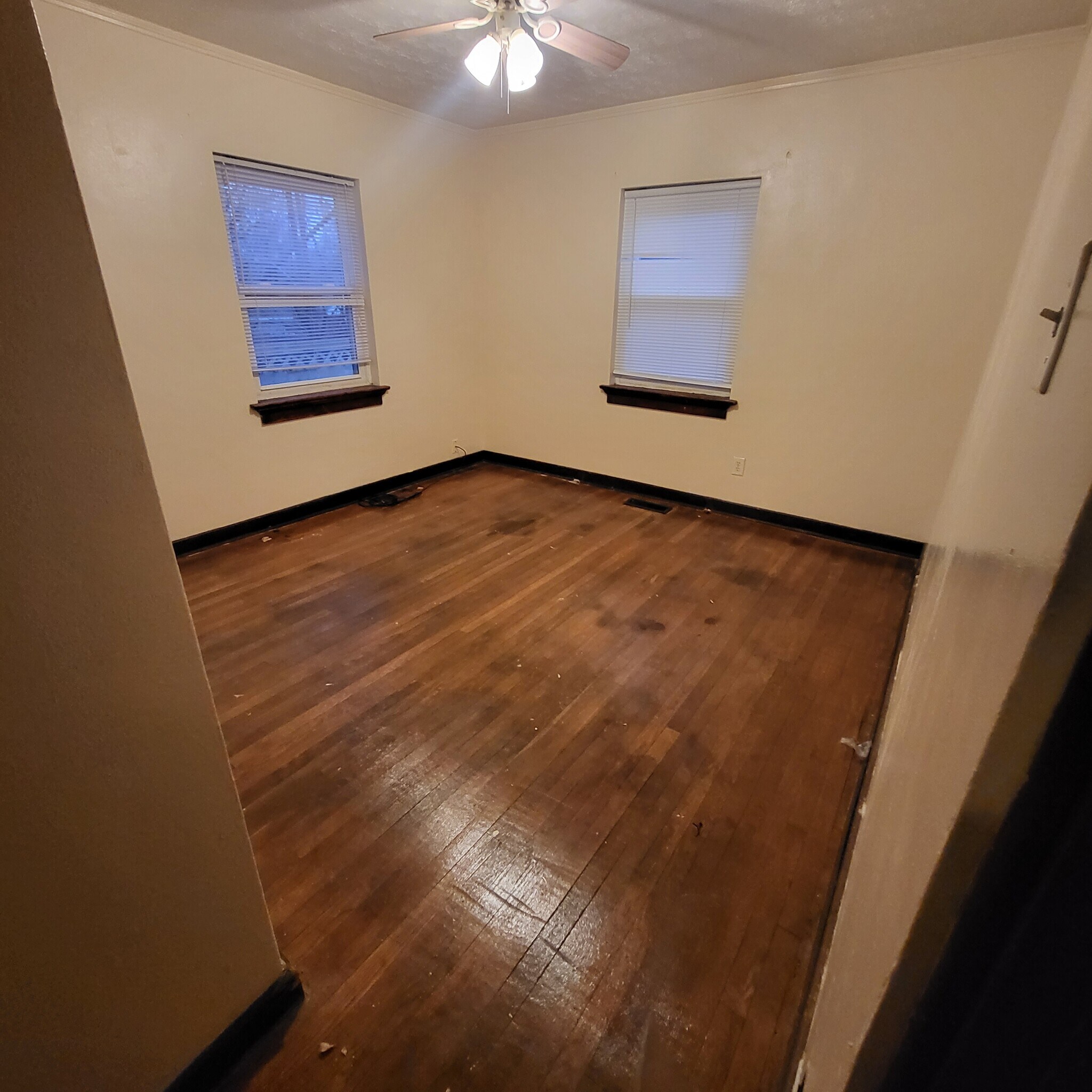 Building Photo - 2671 N Main St