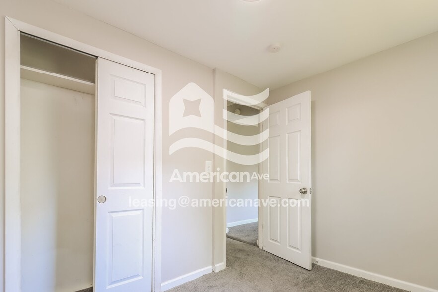 Building Photo - 26635 Parkington St
