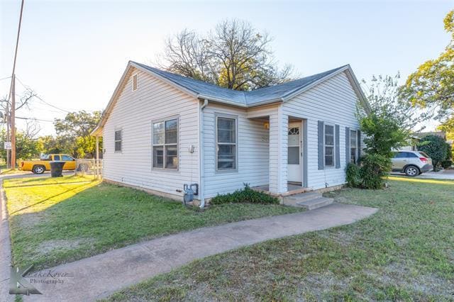 Primary Photo - 301 S Mockingbird Ln