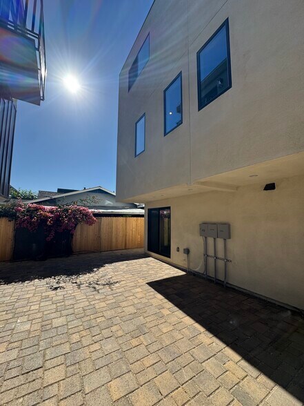 Building Photo - 5506 Barton Ave