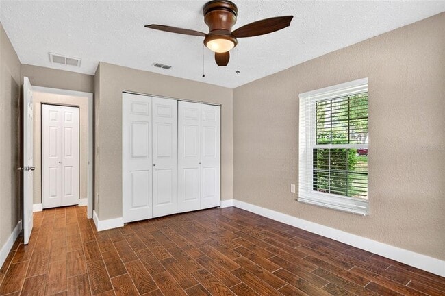 Building Photo - 6535 Brentwood Dr.