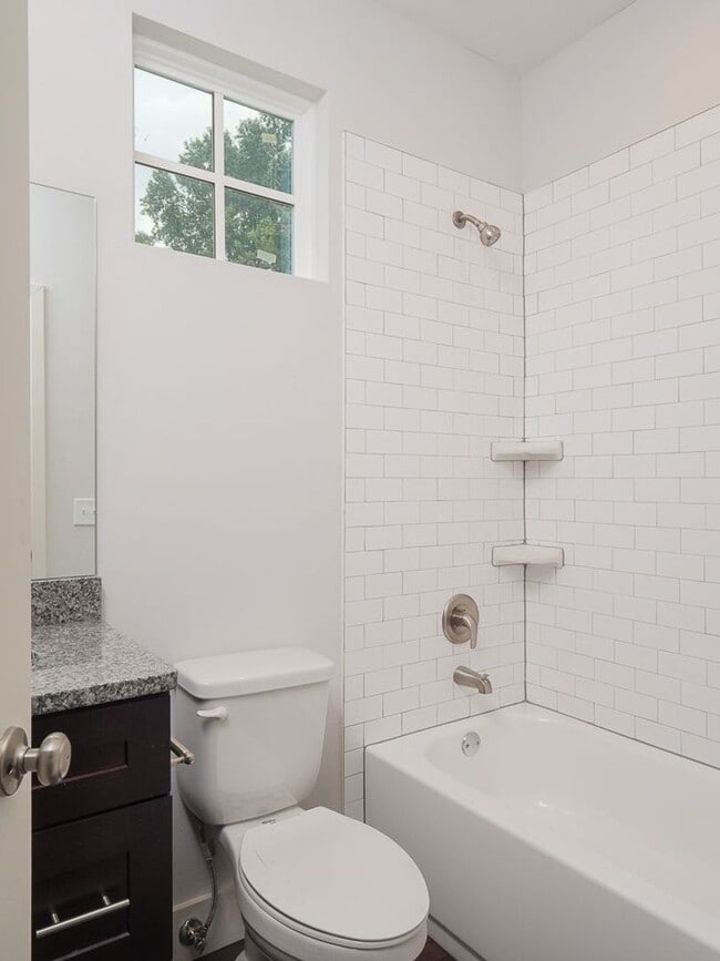 Building Photo - Thelma Lane - Luxury 5 Bedroom, 5 Bathroom House