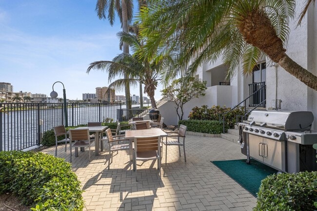 Building Photo - 2880 NE 14th Street Causeway