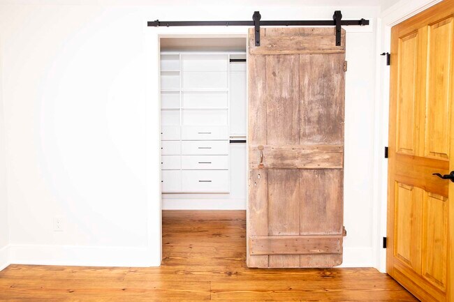 Building Photo - 39 MERRITT Ave