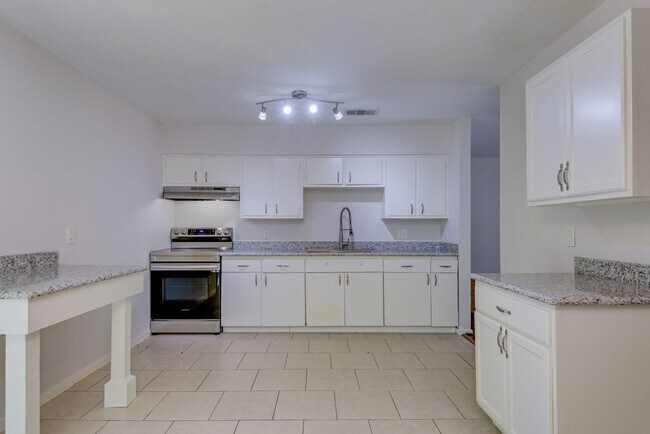 Building Photo - 4123 Dacca Dr