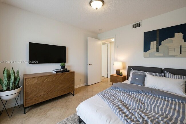 Building Photo - 10001 W Atlantic Blvd