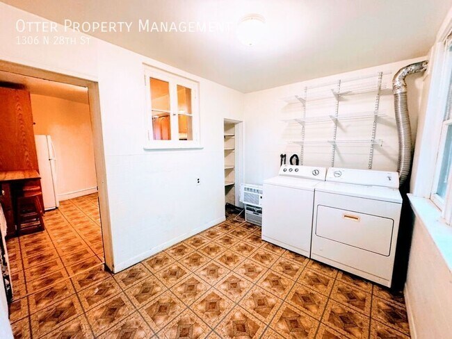 Building Photo - 1306 N 28th St
