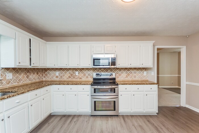 Building Photo - 491 Freedom Dr