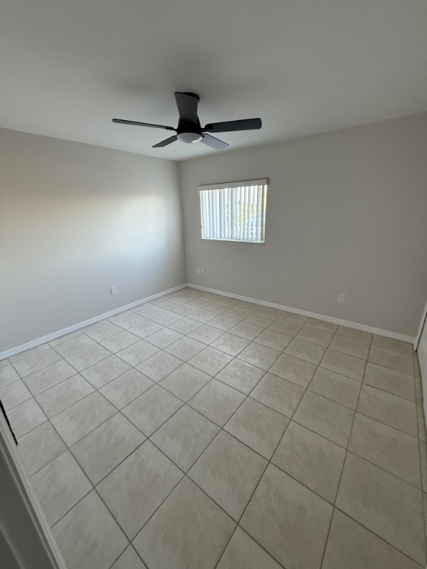 Building Photo - 1025 SE 12th St