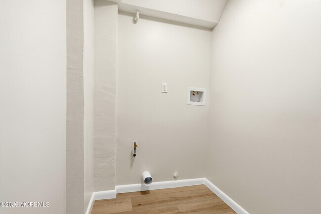 Building Photo - 638 Overton Pl