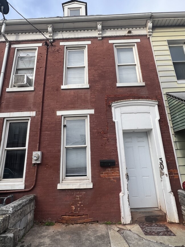 Building Photo - 30 N Franklin St