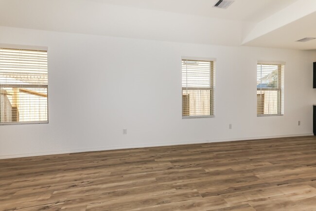 Building Photo - 11139 N Lake Mist Ln