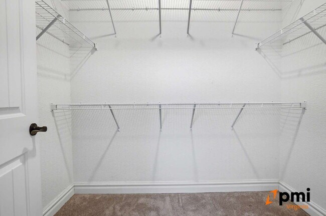 Building Photo - Stunning 5 Bedroom Waterfront Home with 2 car garage