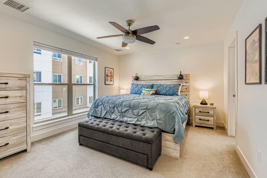 Building Photo - 5372 Allison St