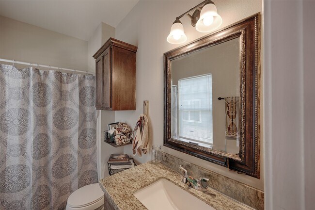 Building Photo - 1122 Detroit St