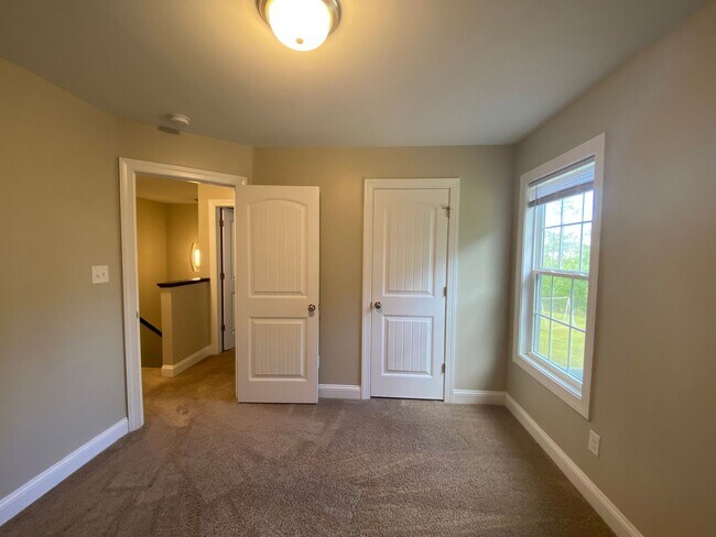 Building Photo - 4 Bedroom Sneads Ferry Home for Rent