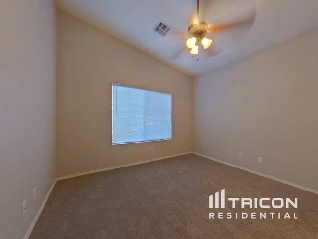 Building Photo - 33 S Laveen Pl