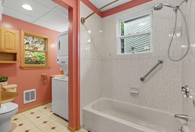 Building Photo - 60 Haines St