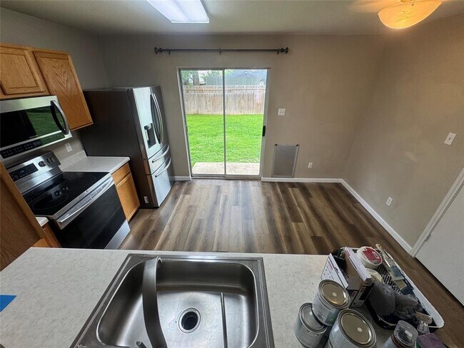 Building Photo - 108 Mesa Dr