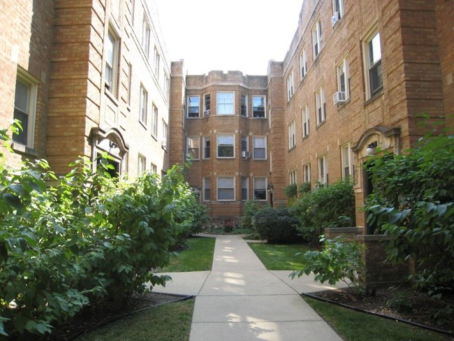 Primary Photo - 5545-5551 N Magnolia Ave