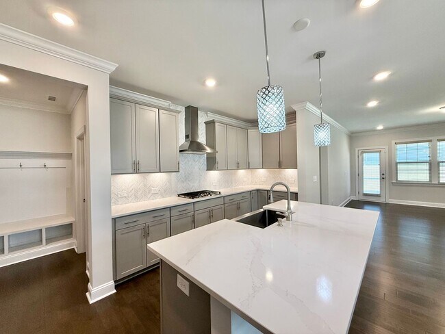 Building Photo - Stunning 5BD, 3BA Raleigh Home Within the ...