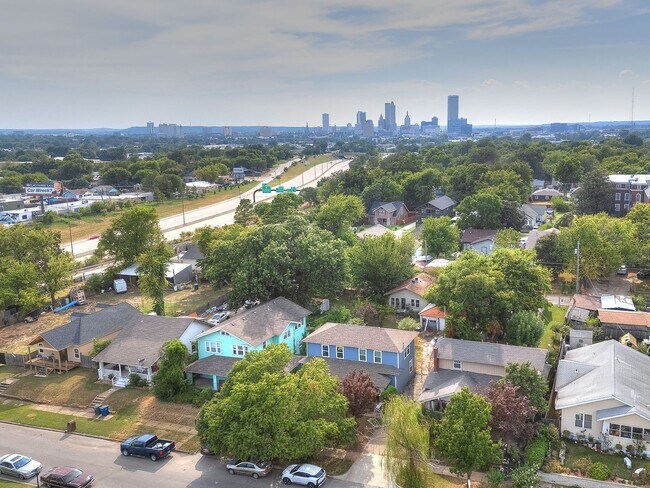 Building Photo - 64 N Gillette Ave