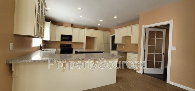 Building Photo - 5054 E Eastview Dr