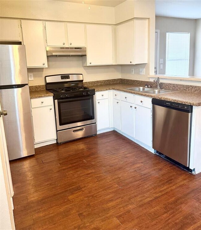 Building Photo - 2201 Leah Cove