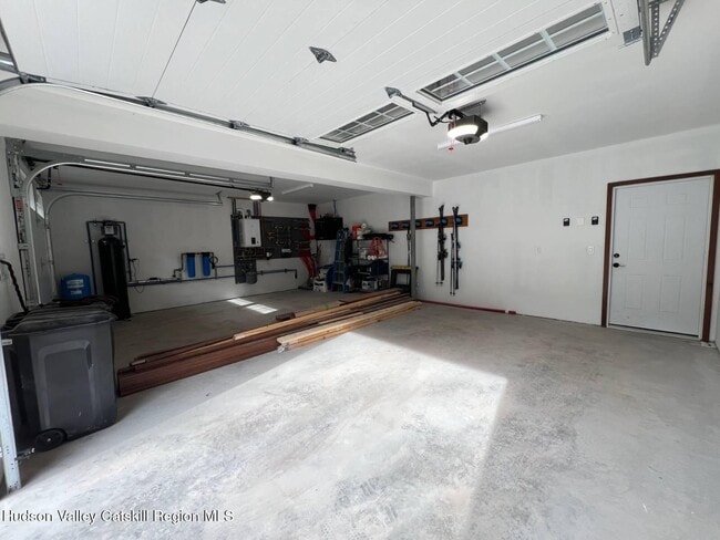 Building Photo - 32 Twin Pond Rd